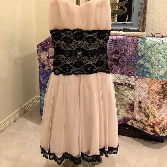 HOMECOMING DRESS! Size Medium - Picture 1 of 6